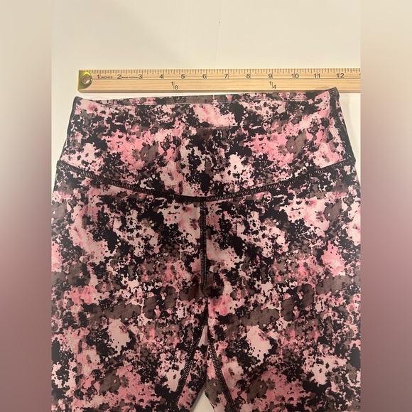 Fabletics Powerlex Salar Capri Cropped Leggings Women’s XS Printed Yoga Running - Picture 5 of 9